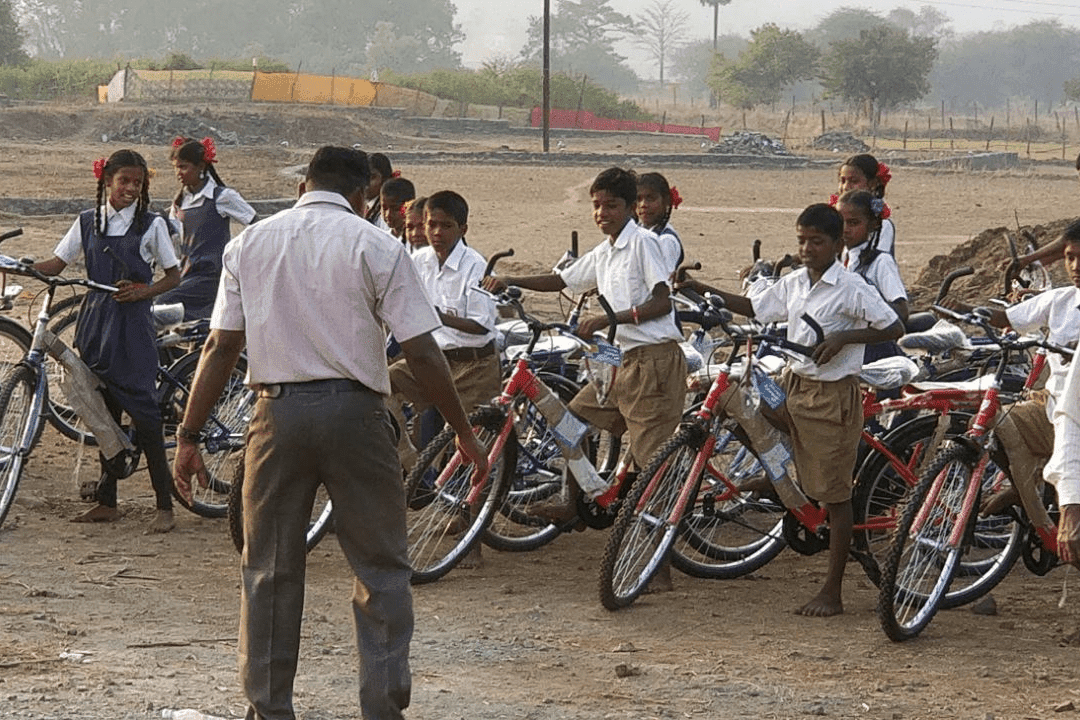Community service - distribute cycles